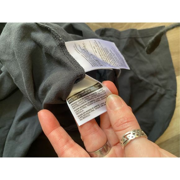 Levi's Perfect Tee Serif Logo T-Shirt Women's Size Large - Picture 8 of 12